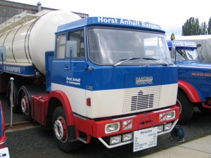 Hanomag-Henschel F221 S2AL